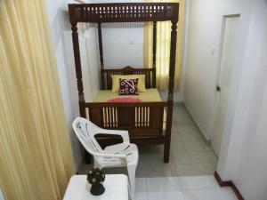 Henderson Airport Residence