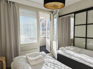 Modern One-Bedroom with glazed sun balcony, 350m metro