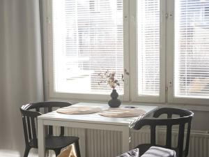 Modern One-Bedroom with glazed sun balcony, 350m metro