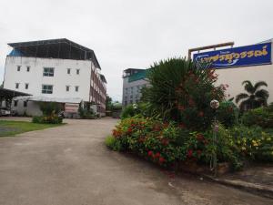 Phetsuwan Hotel