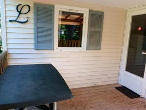Maisons de vacances Bungalow charmant avec piscine partagee a Saint-Cheron : photos des chambres