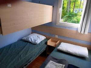Bungalow charmant avec piscine partagée à Saint-Chéron