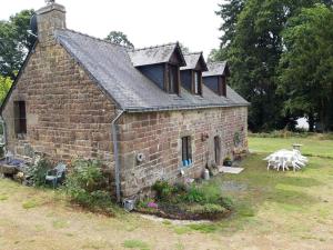 Maison charmante à Langoëlan avec piscine partagée