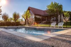Una casita en el campo dentro de la ciudad - Vicolozano