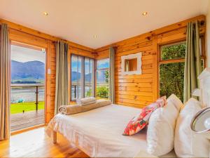 Rivers End Farm Stanford with solar energy