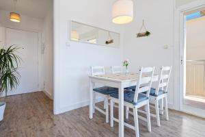 Sweet apt- Sea Views