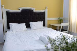 Sunny Big Window Apartments Near Airport