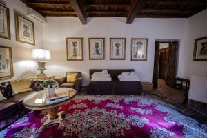 Via Giulia Charming Apartment with Balcony