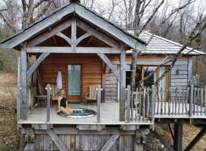 B&B / Chambres d'hotes Cabanes du Herisson, cabanes perchees de standing avec spa : photos des chambres