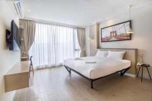 เดอะคอร์เนอร์ The Corner