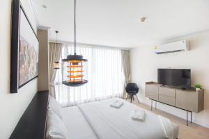 เดอะคอร์เนอร์ The Corner