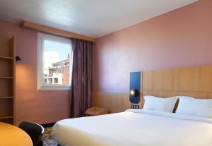 Hotels B&B HOTEL Marseille Centre Vieux Port : photos des chambres