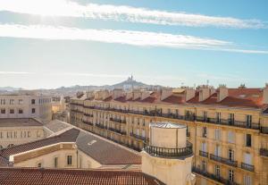 Hotels B&B HOTEL Marseille Centre Vieux Port : photos des chambres
