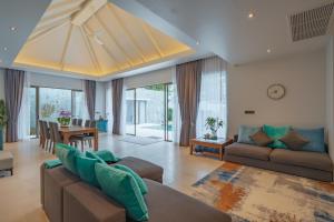 3BR Villa with Pool at Anchan Hills in Bangtao