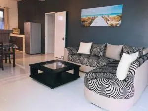 Salty Bisous - Pointe aux Sable