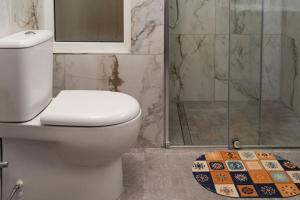 Chic 2-Bed Apartment in Central Il-Gżira