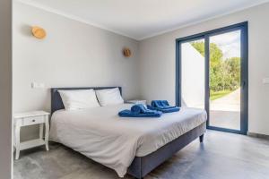 Luxurious 4Bedroom Villa Retreat by Lisbeyond