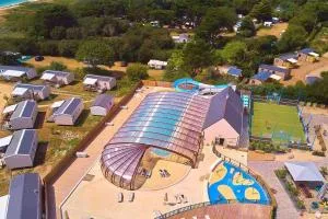 Mobil Home les pieds dans l'eau - Le Tour-du-Parc