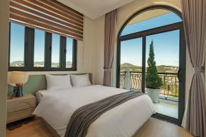 Phòng Tiêu chuẩn Giường Đôi có Ban công (Standard Double with Balcony)