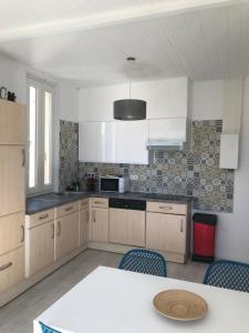 Accostage Vieux-Port - Appartements & Parking : Appartement - Vue sur Mer