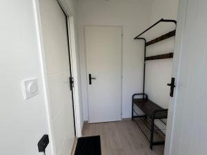 Appartements Aux remparts de la vieille ville - 4p, Parking : photos des chambres