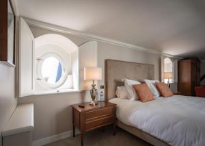 Hotels LA FOLIE : photos des chambres