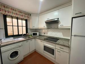 PRECIOSO APARTAMENTO VISTAS LATERALES AL MAR