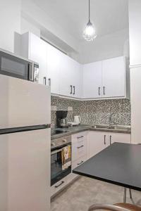 Minimal and cozy Home in Zografou