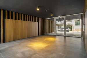 WHome Urban Oasis: Modern Living with Parking & AC