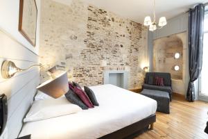 Hotels Hotel de La Paix : photos des chambres