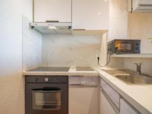 Apartment Les Jardins de la Plage-12 by Interhome