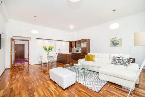 Elegant 2 - bedroom Apartment with Balcony and Parking