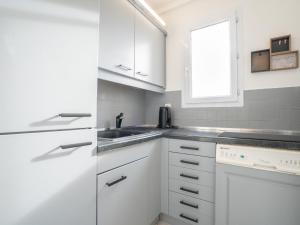 Apartment Les Calanques dAzur by Interhome