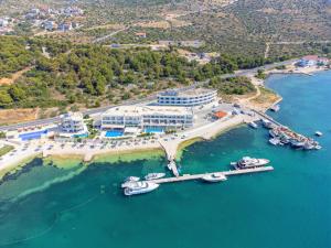 Apartment Perla Resort-5 by Interhome