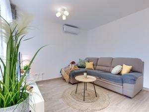 Apartment La Mar-1 by Interhome 