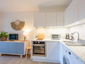 Apartment Les Calanques de boulouris by Interhome