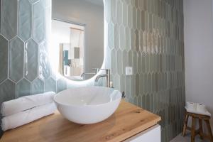 FLORIT FLATS - Stylish Studio by the Joaquin Sorolla Station