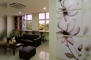 Max Inn Hotel