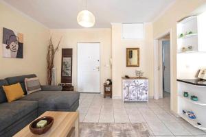 Colourful and bright apt in Kallithea