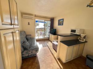 Studio Cabine avec Terrasse et Parking, Climatisé - FR-1-716-43