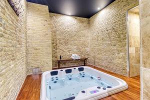 Maisons de vacances La Villa Authentique - Jacuzzi, babyfoot : photos des chambres