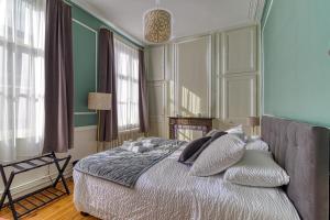 Maisons de vacances La Villa Authentique - Jacuzzi, babyfoot : photos des chambres