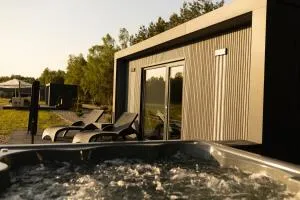 Uroczy mały domek z jacuzzi - Wyszków