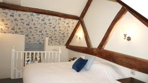 Wheat Cottage - 5* Cyfie Farm with private covered hot tub