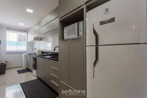 Apto lindo Beira-Mar e com Churrasqueira RMI0007