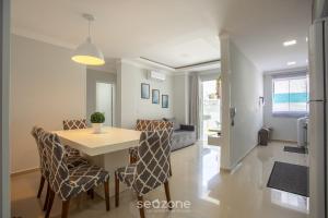 Apto lindo Beira-Mar e com Churrasqueira RMI0007