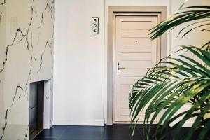 เดอะคอร์เนอร์ The Corner