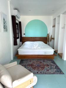 Beach house in Chaloklum