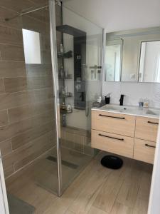 Villas Villa de 3 chambres avec piscine privee jacuzzi et jardin amenage a Millas : photos des chambres