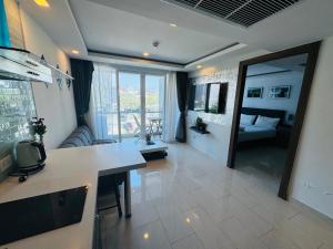 Grand Avenue Conde Pattaya